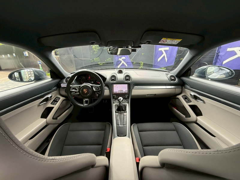 ポルシェ 718 ケイマン 中古車