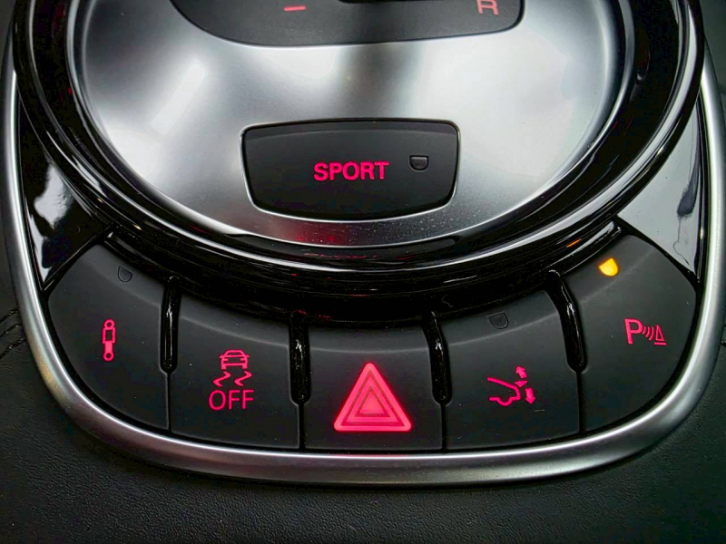 アウディ R8 中古車