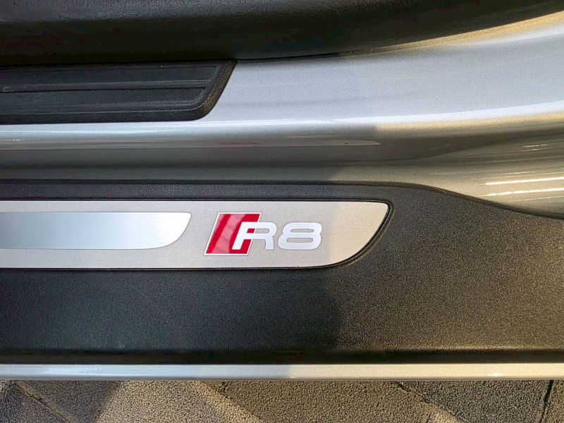 アウディ R8 中古車