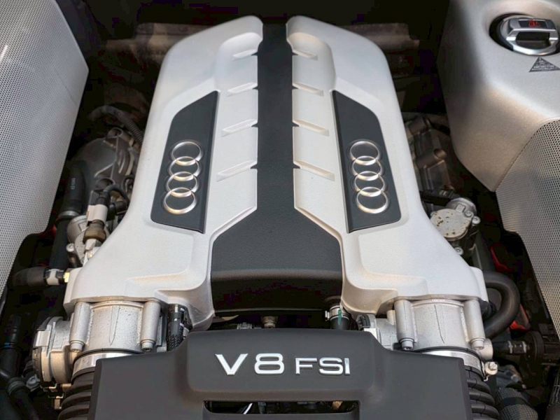 アウディ R8 中古車