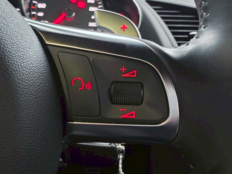 アウディ R8 中古車