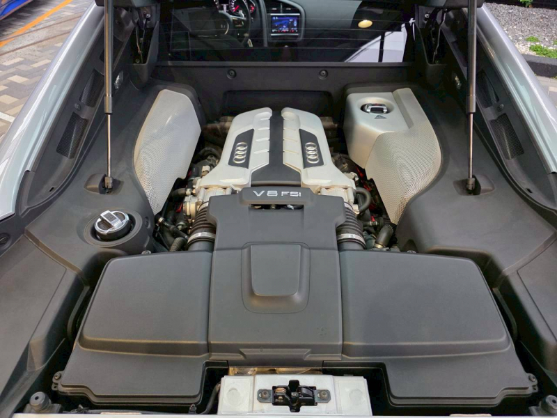 アウディ R8 中古車