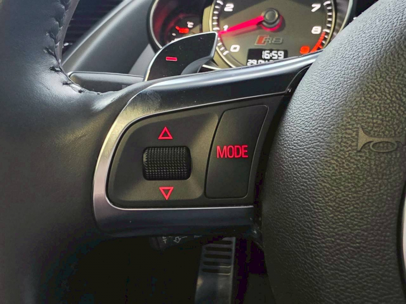 アウディ R8 中古車