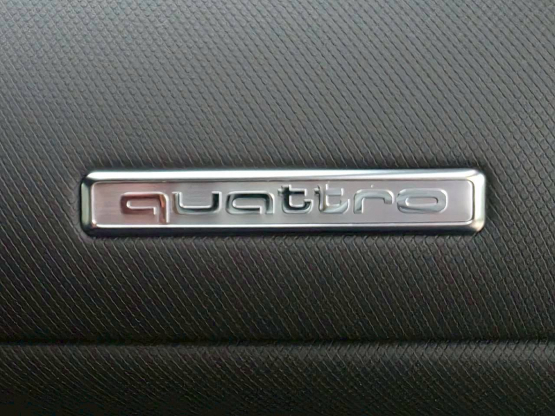 アウディ R8 中古車