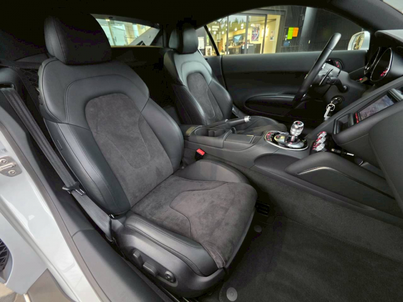 アウディ R8 中古車