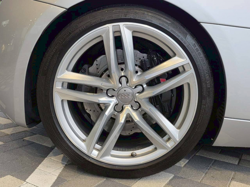 アウディ R8 中古車