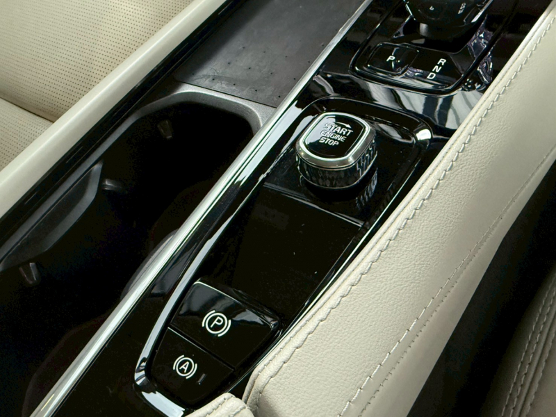ボルボ XC90 中古車