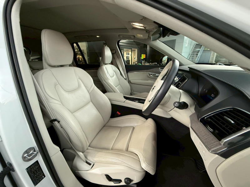 ボルボ XC90 中古車