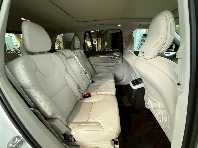 ボルボ XC90 中古車