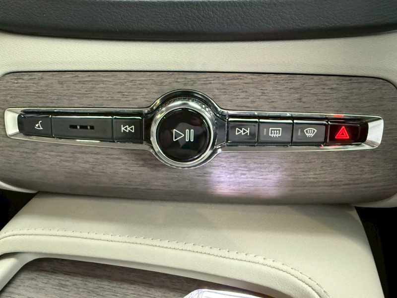 ボルボ XC90 中古車