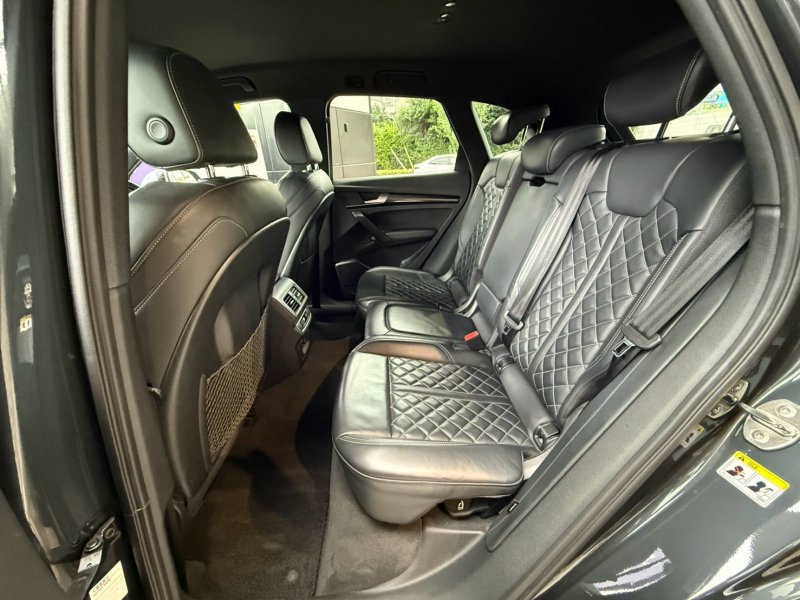 アウディ SQ5 中古車