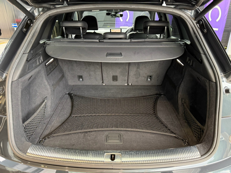 アウディ SQ5 中古車