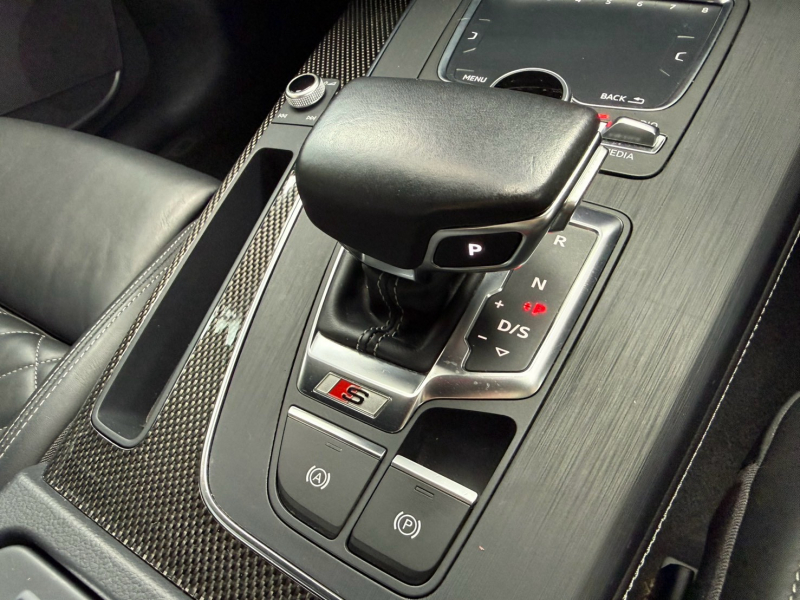 アウディ SQ5 中古車