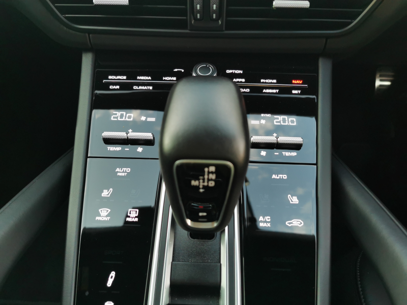 ポルシェ カイエンクーペ 中古車