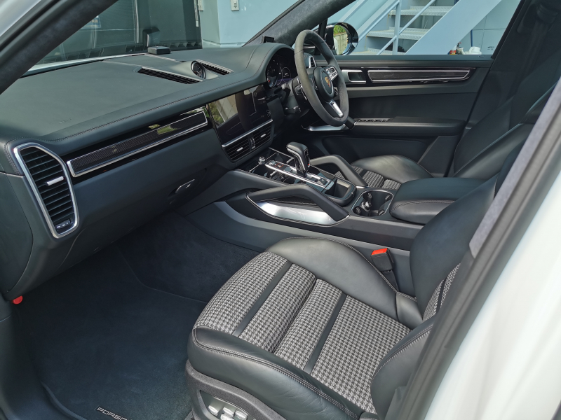 ポルシェ カイエンクーペ 中古車