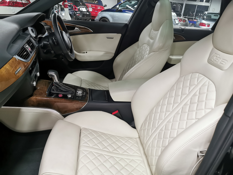 アウディ S6 中古車