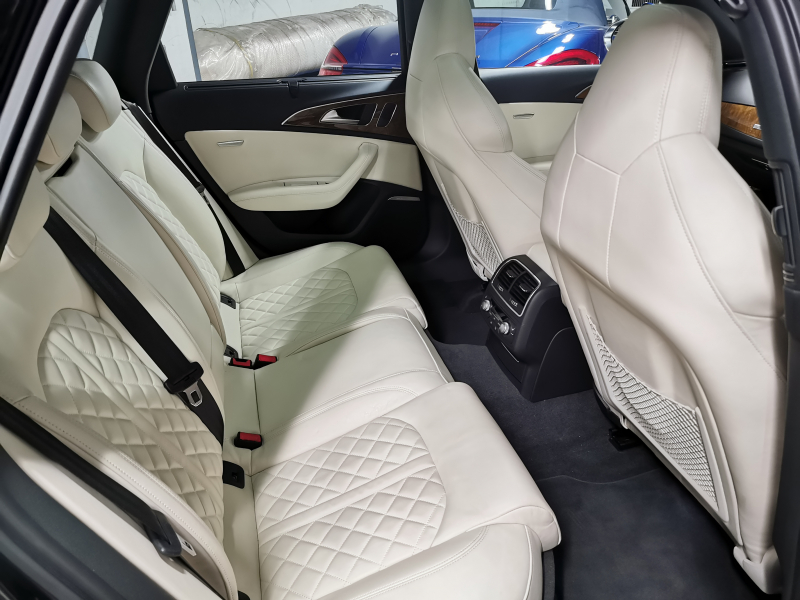 アウディ S6 中古車