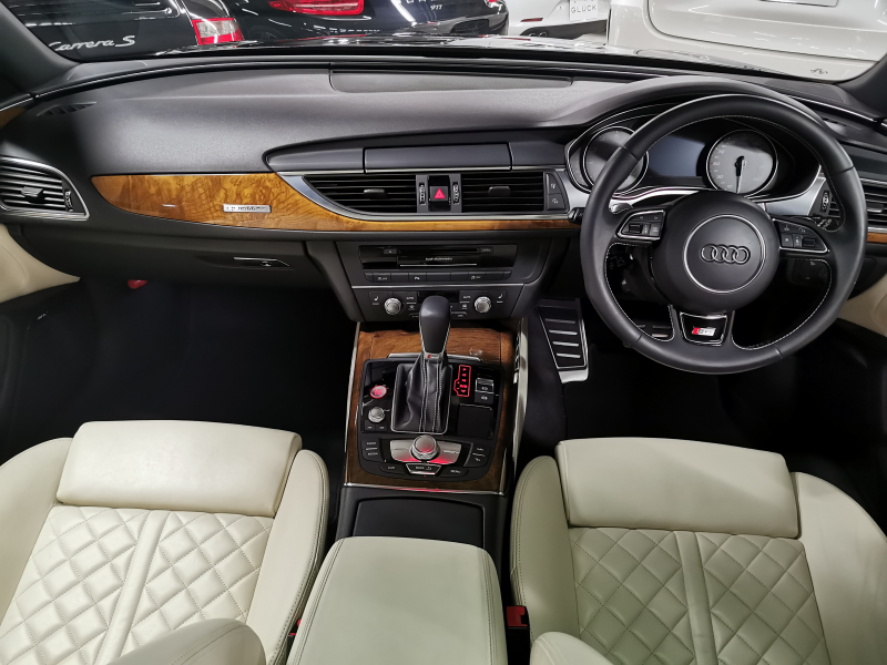 アウディ S6 中古車