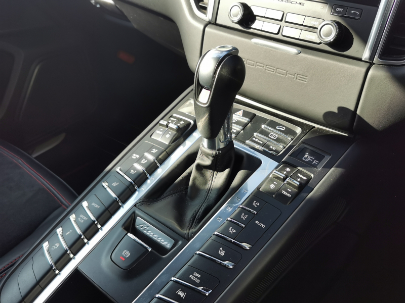 ポルシェ マカン 中古車