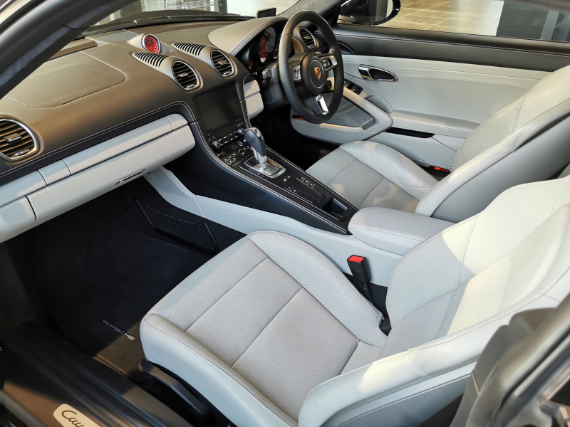 ポルシェ 718 ケイマン 中古車