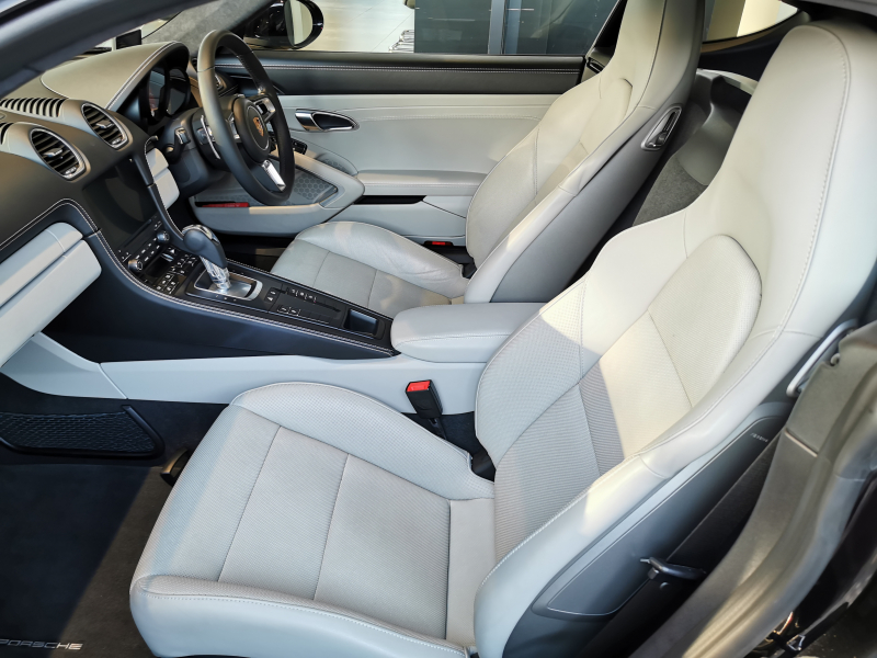 ポルシェ 718 ケイマン 中古車