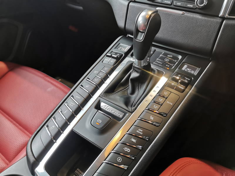 ポルシェ マカン 中古車