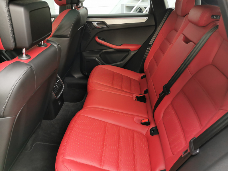 ポルシェ マカン 中古車