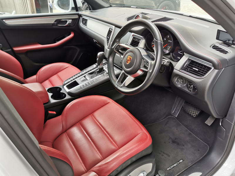 ポルシェ マカン 中古車