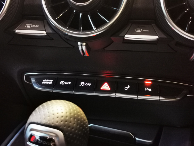 アウディ TTクーペ 中古車