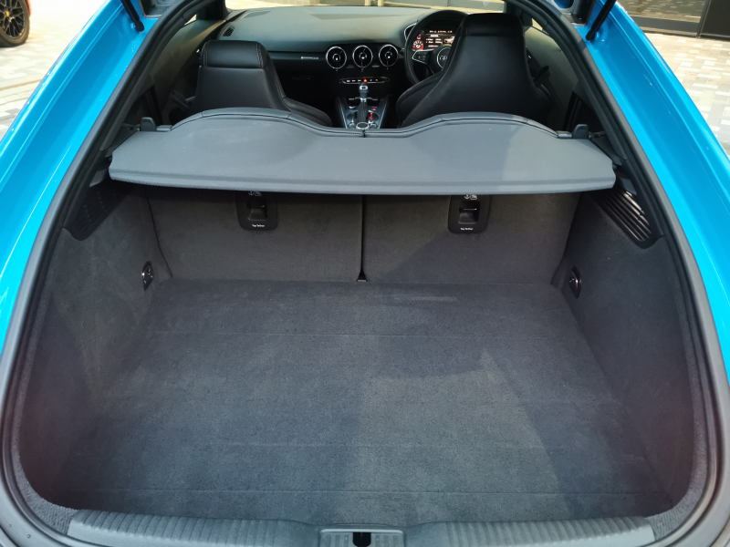 アウディ TTクーペ 中古車