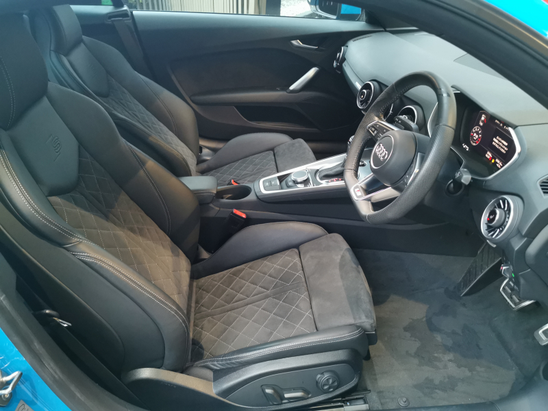 アウディ TTクーペ 中古車