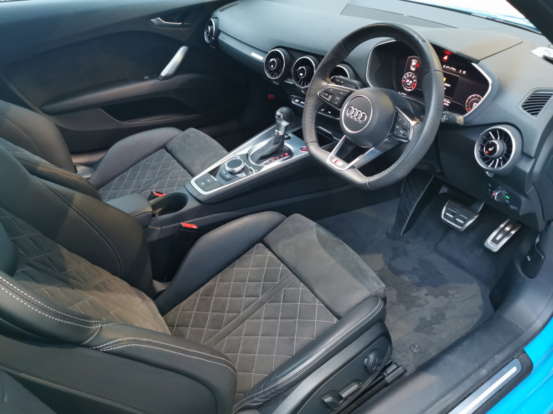 アウディ TTクーペ 中古車