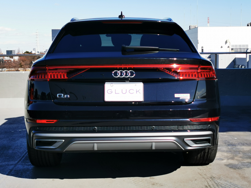 アウディ Q8 中古車