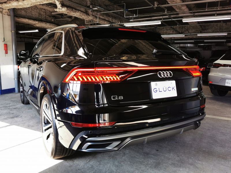 アウディ Q8 中古車