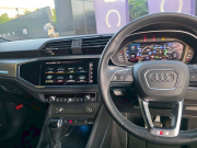 アウディ Q3 中古車