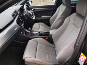 アウディ Q3 中古車