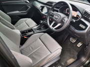 アウディ Q3 中古車