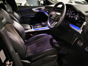 アウディ Q8 中古車