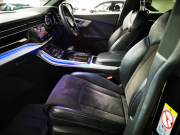 アウディ Q8 中古車