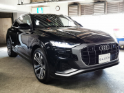 アウディ Q8 中古車