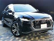 アウディ Q8 中古車