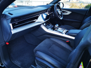 アウディ Q8 中古車