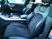 アウディ Q8 中古車