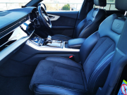 アウディ Q8 中古車