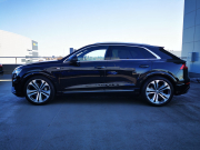 アウディ Q8 中古車