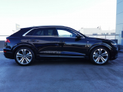 アウディ Q8 中古車