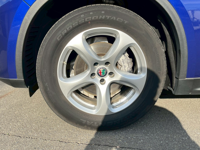 アルファロメオ ステルヴィオ 中古車
