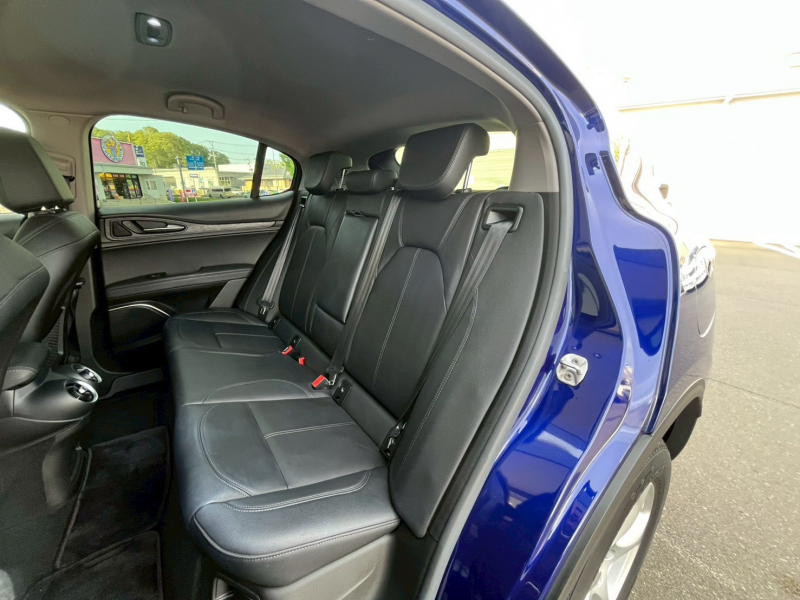 アルファロメオ ステルヴィオ 中古車