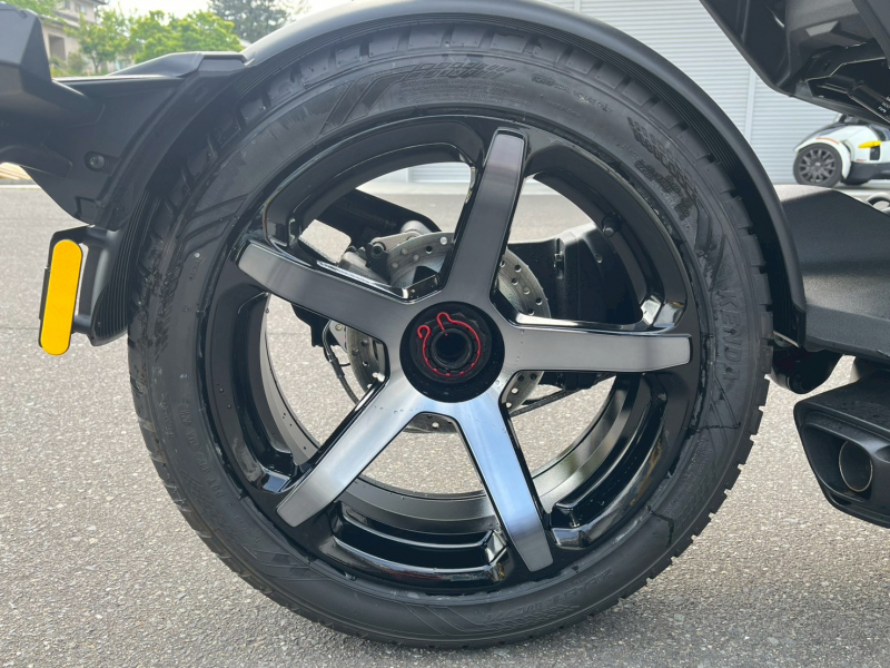 BRP can-nam 中古車