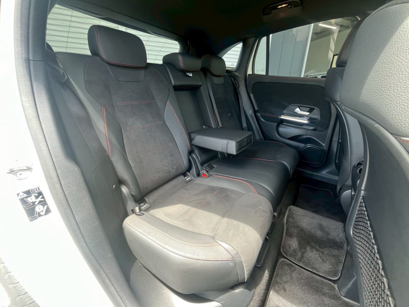 メルセデスベンツ GLA 中古車
